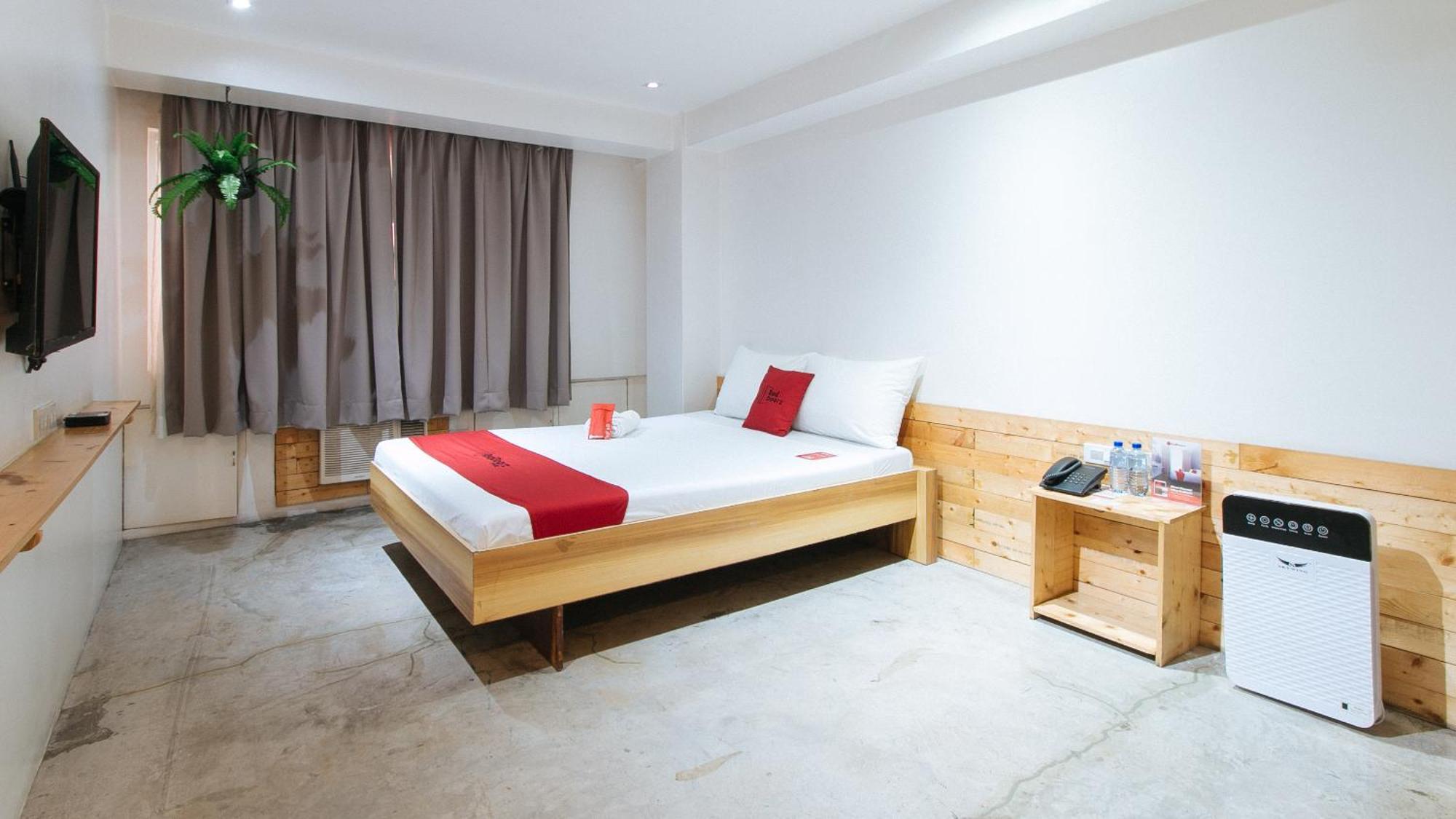 Reddoorz Plus @ Boni Avenue Mandaluyong Екстериор снимка
