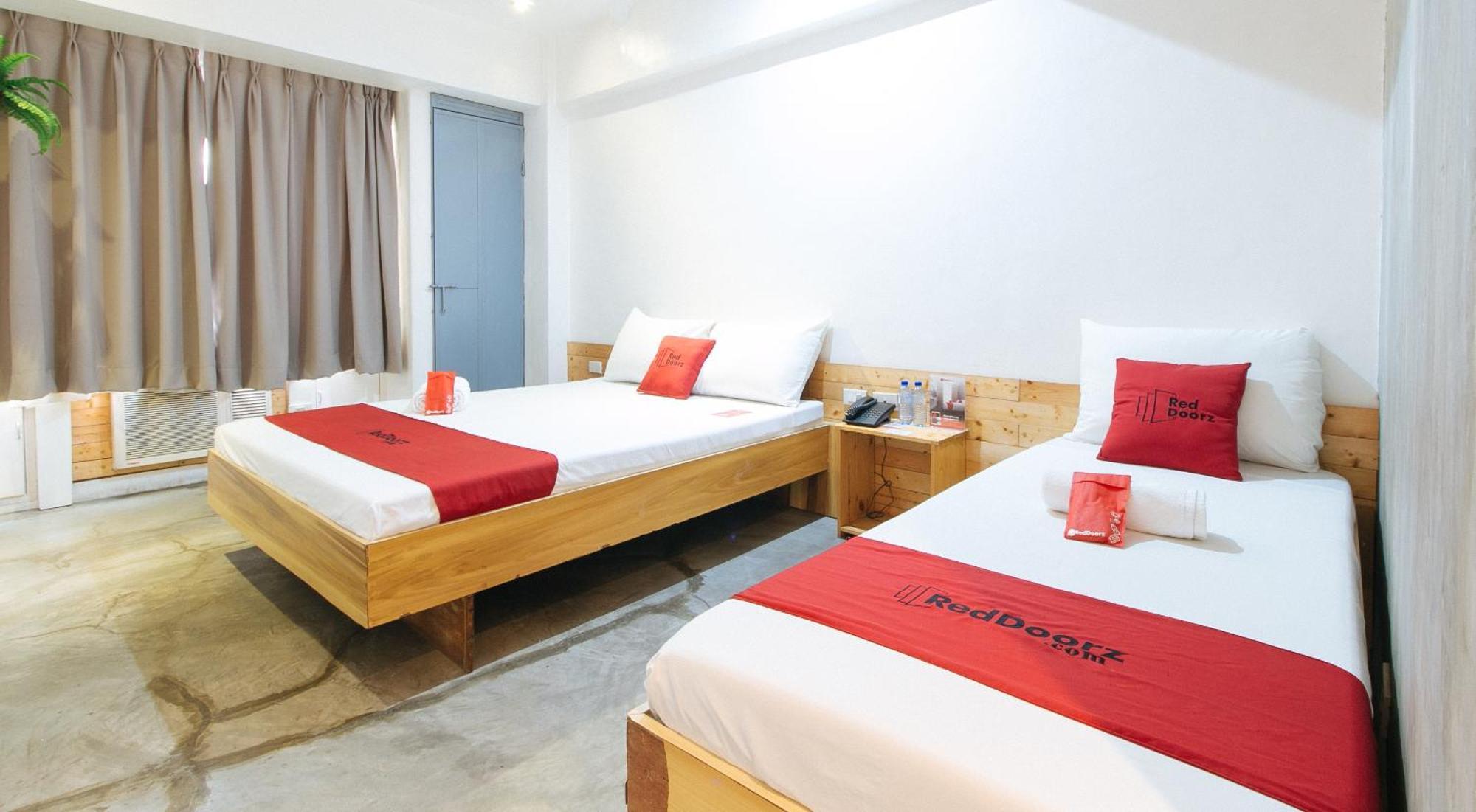 Reddoorz Plus @ Boni Avenue Mandaluyong Екстериор снимка